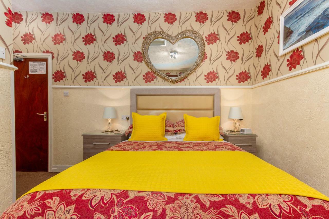 Valentine Lodge Over 21 Adult Couples Only Blackpool Exterior photo